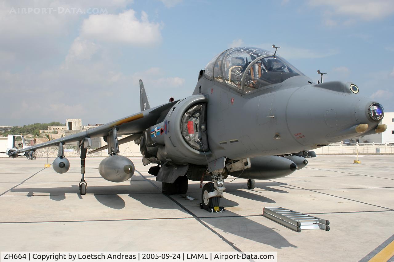 ZH664, 1995 British Aerospace Harrier T.10 C/N TX012, Static display