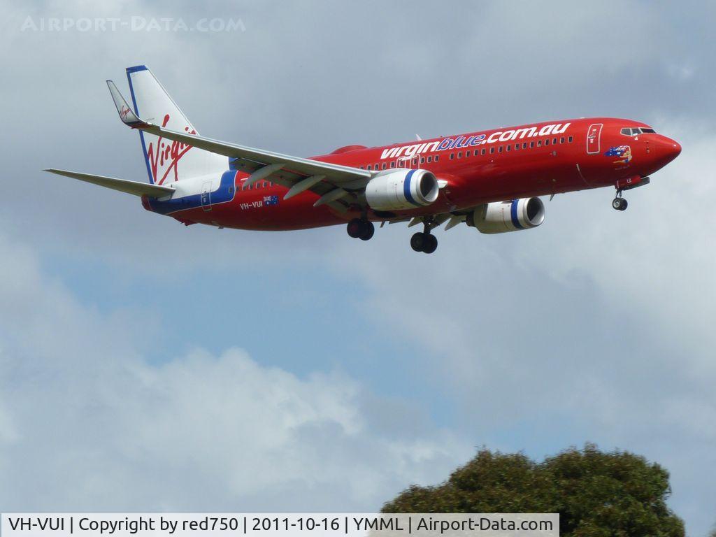 VH-VUI, 2006 Boeing 737-8FE C/N 34441, Boeing 737 VH-VUI approaching rwy 27 at Tullamarine