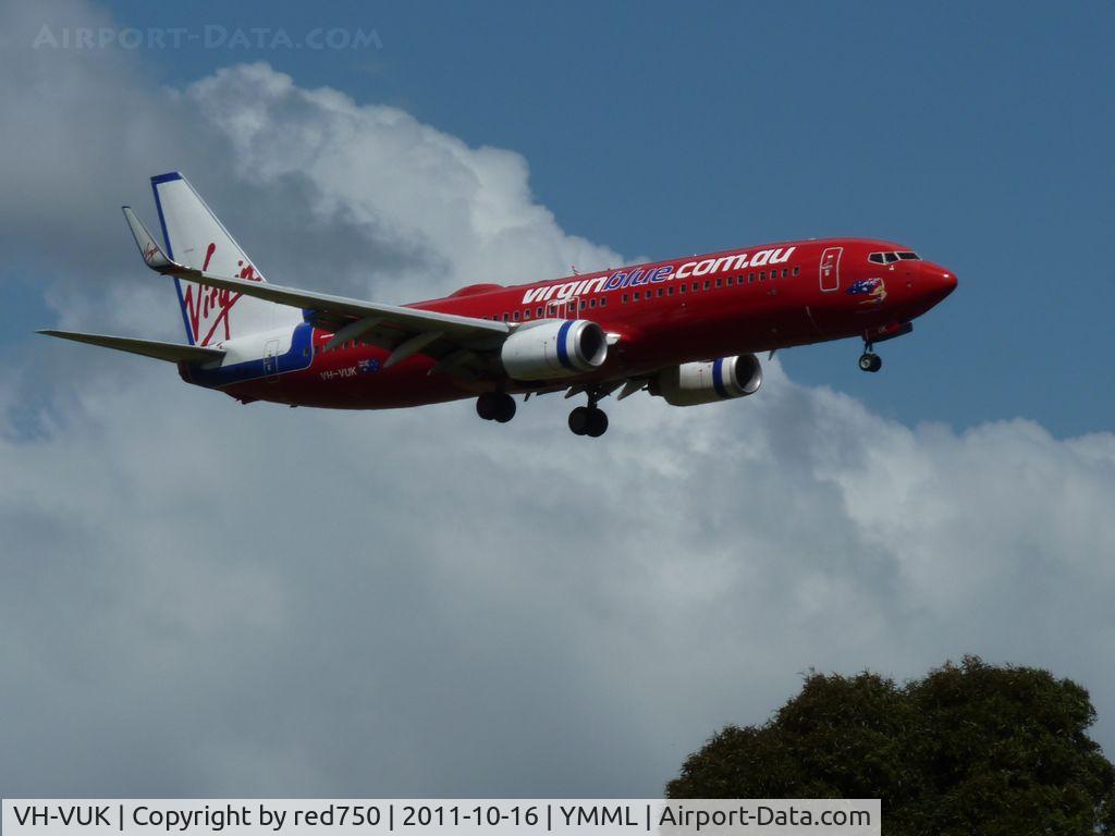 VH-VUK, 2007 Boeing 737-8FE C/N 36602/2353, Boeing 737 VH-VUK approaching rwy 27 at Tullamarine