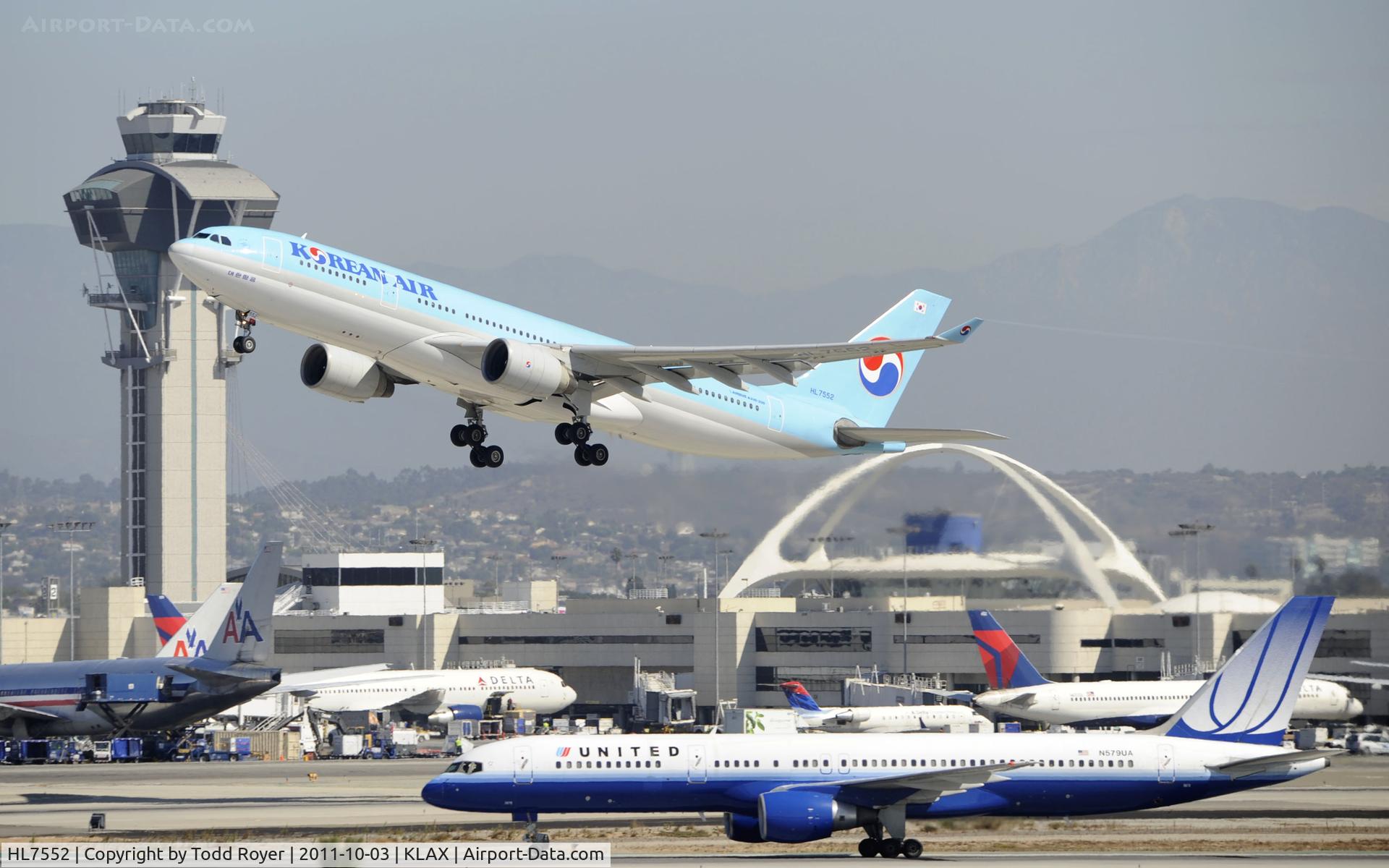 HL7552, 1999 Airbus A330-223 C/N 258, Departing LAX