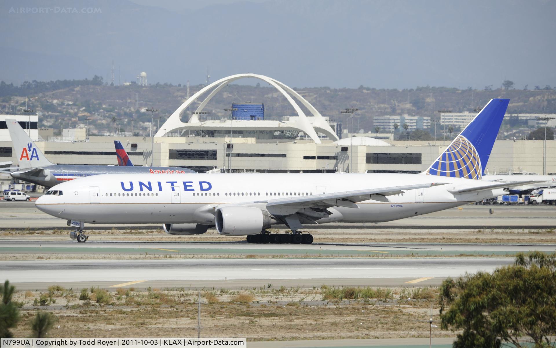 N799UA, 1998 Boeing 777-222 C/N 26926, Arriving at LAX