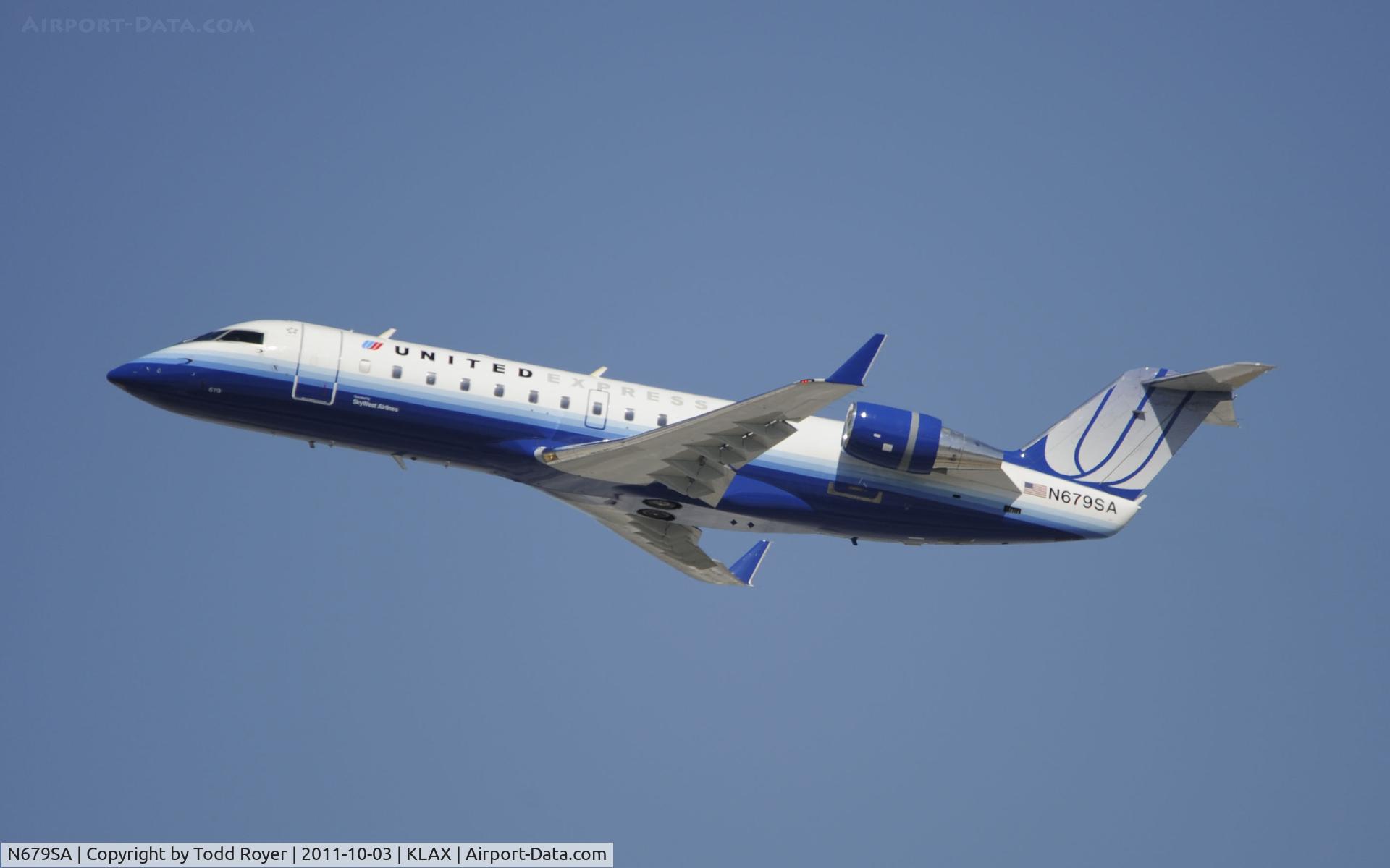 N679SA, 2002 Canadair CL-600-2B19 Regional Jet CRJ-200ER C/N 7652, Departing LAX