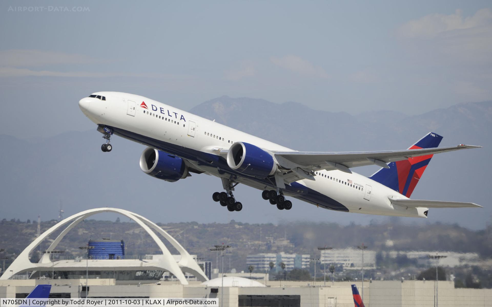 N705DN, 2008 Boeing 777-232/LR C/N 29742, Departing LAX