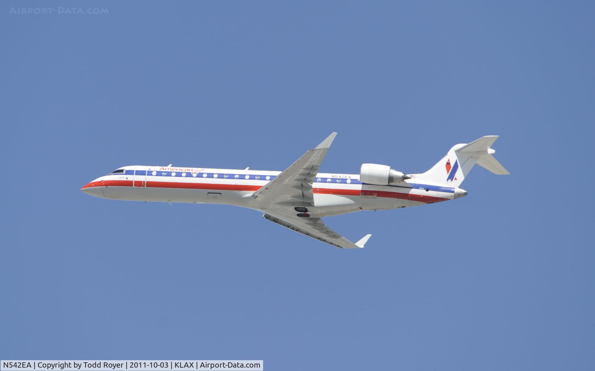 N542EA, Bombardier CRJ-702 (CL-600-2C10) Regional Jet C/N 10321, Departing LAX