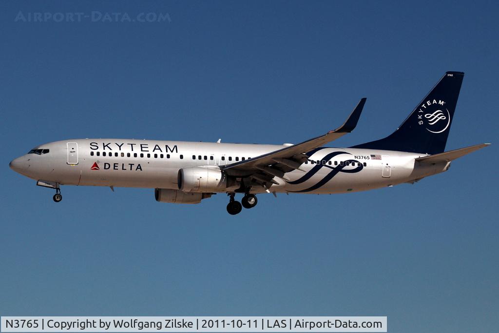 N3765, 2001 Boeing 737-832 C/N 30819, visitor