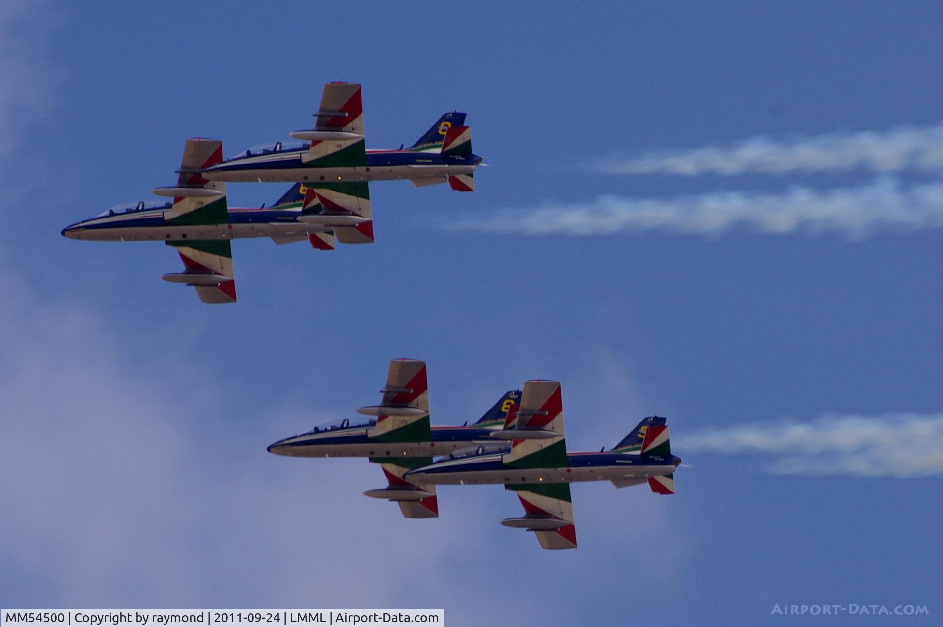 MM54500, Aermacchi MB-339PAN C/N 6707/102/AA048, MB339s Frecce Tricolori performing over Malta
