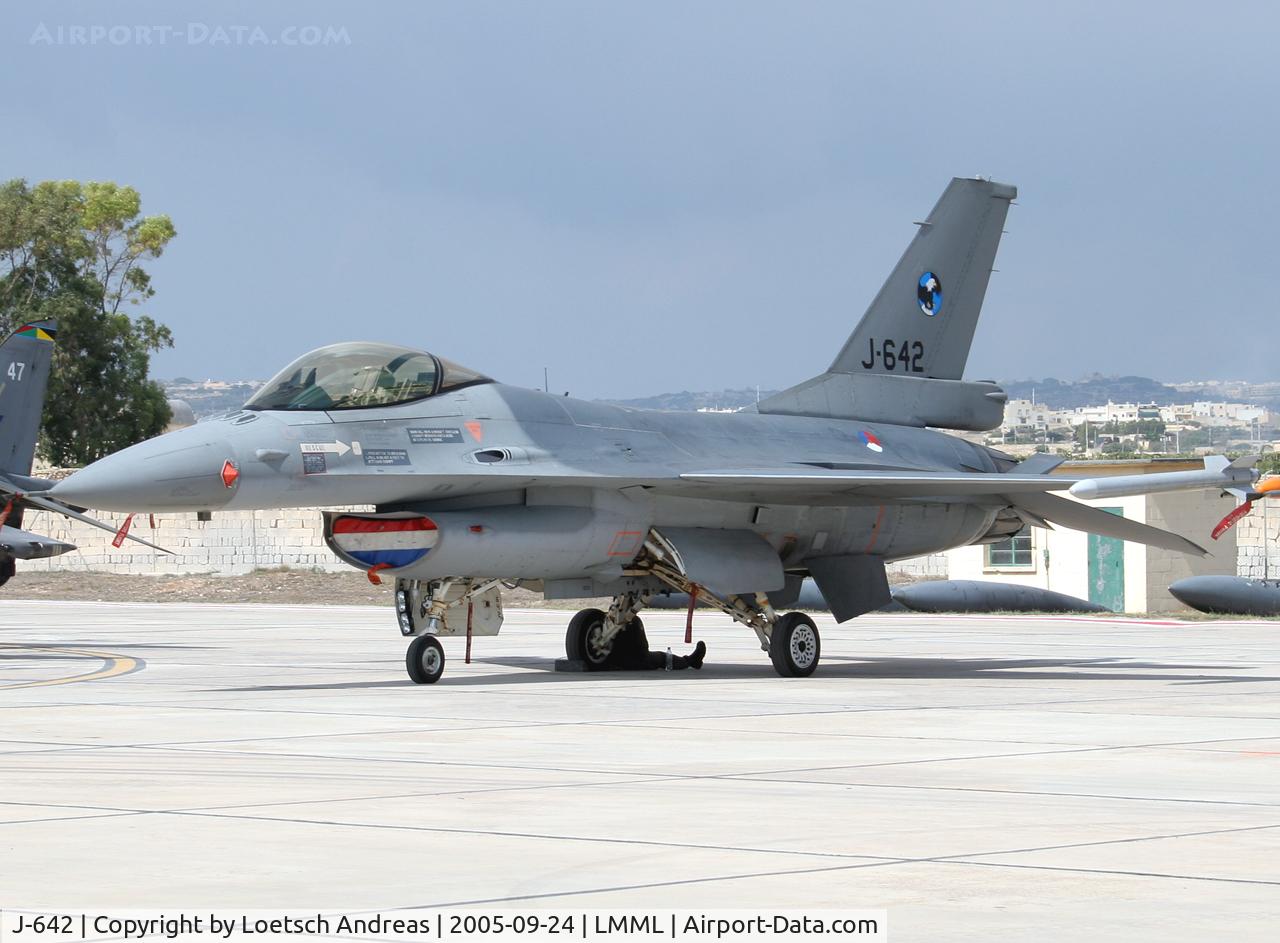 J-642, Fokker F-16AM Fighting Falcon C/N 6D-74, Static display