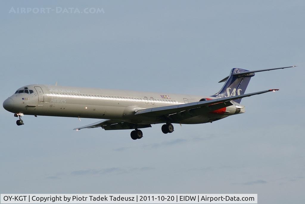 OY-KGT, 1985 McDonnell Douglas MD-82 (DC-9-82) C/N 49380, Dublin