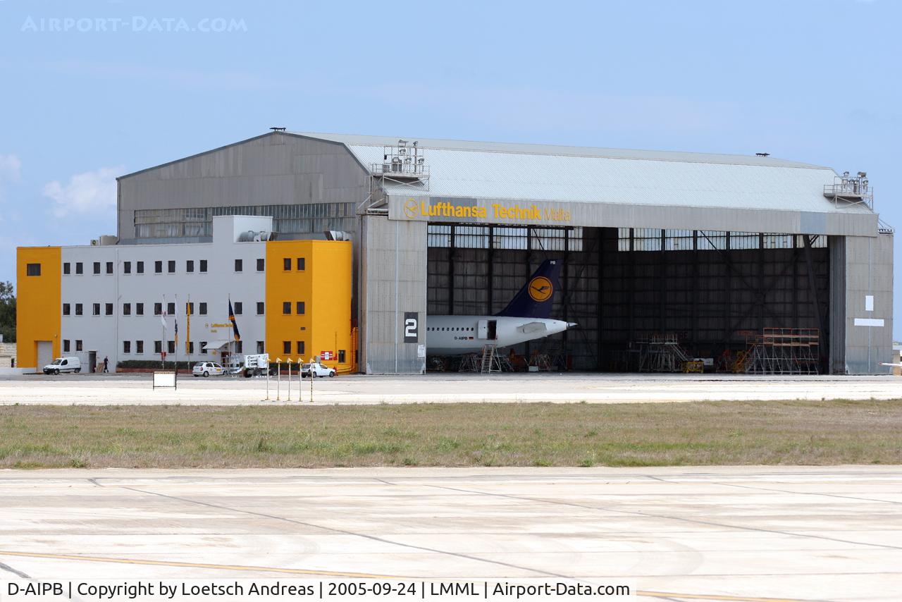 D-AIPB, 1989 Airbus A320-211 C/N 0070, on maintenance