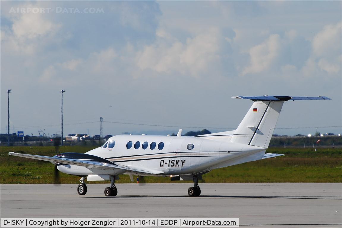D-ISKY, 2009 Hawker Beechcraft B200 King Air C/N BB-2014, Visitor on GAT......
