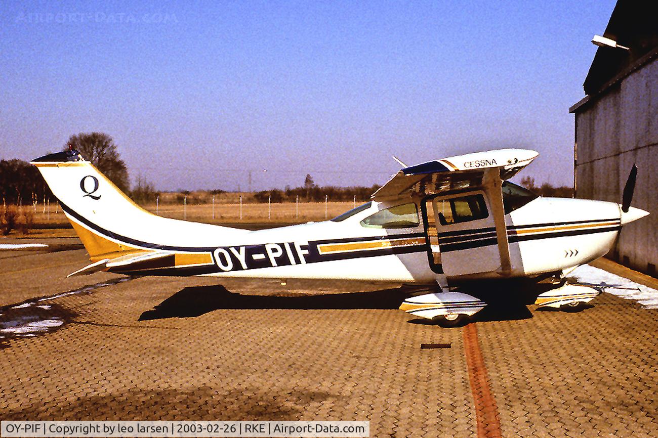OY-PIF, 1969 Cessna 182M Skylane Skylane C/N 18259566, RKE Roskilde 26.2.03