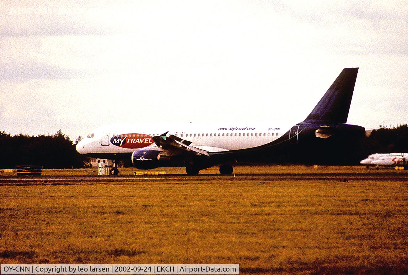 OY-CNN, 1992 Airbus A320-212 C/N 348, CPH Kastrup 24.9.02