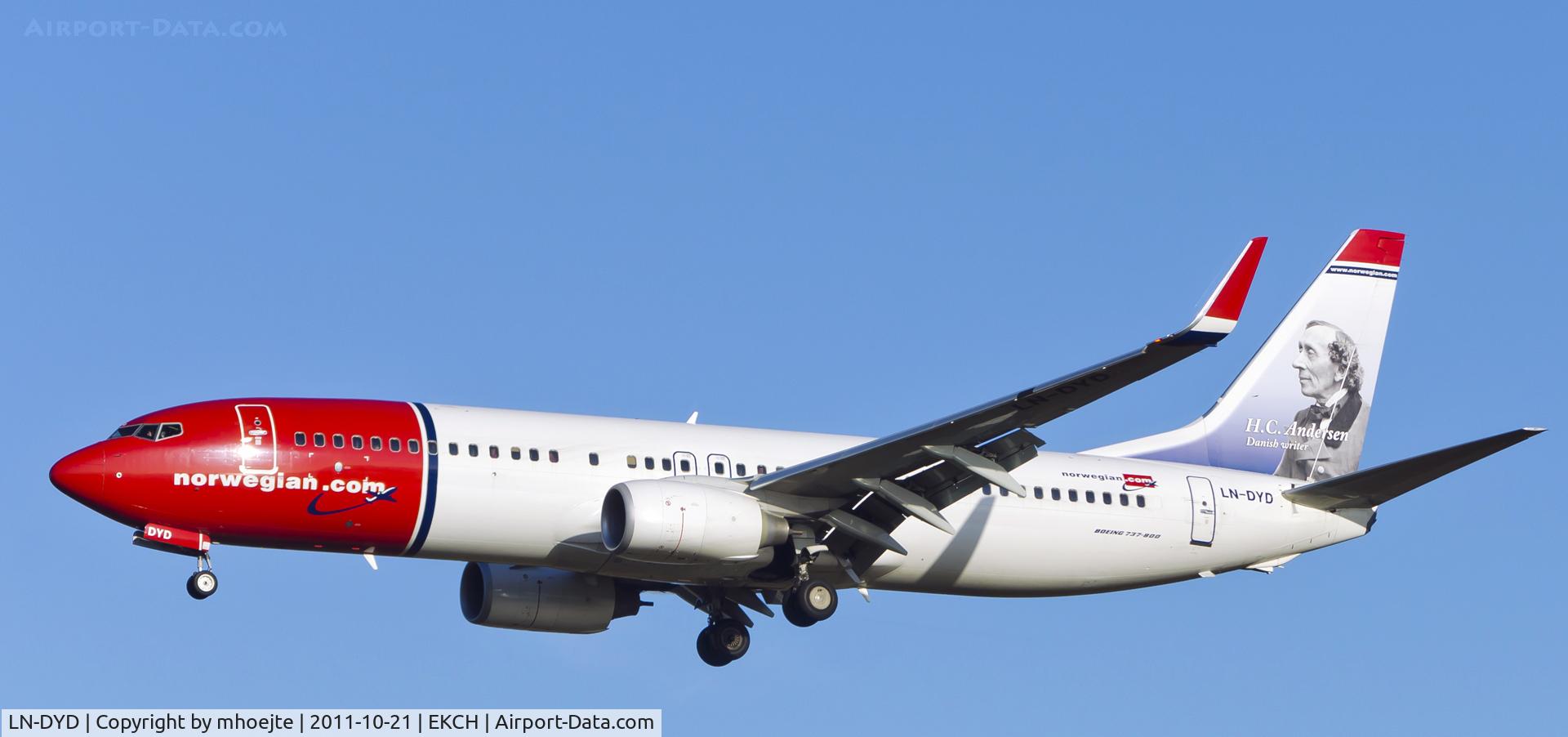 LN-DYD, 2010 Boeing 737-8JP C/N 39002, Final Copenhagen Airport