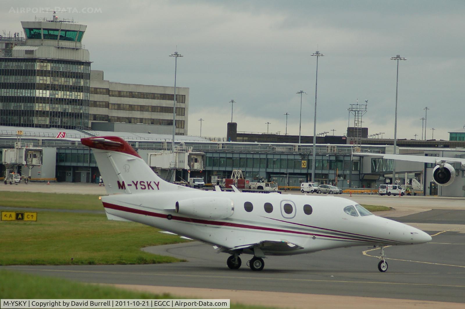 M-YSKY, 2007 Raytheon 390 Premier IA C/N RB-209, Raytheon 390 Premier 1 taxiing