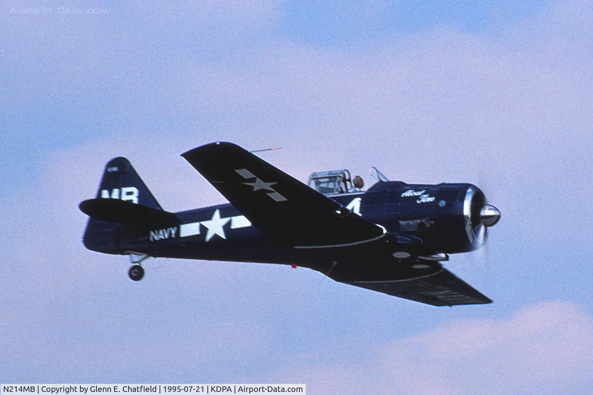 N214MB, North American SNJ-5B Texan C/N 43732, Air show arrival