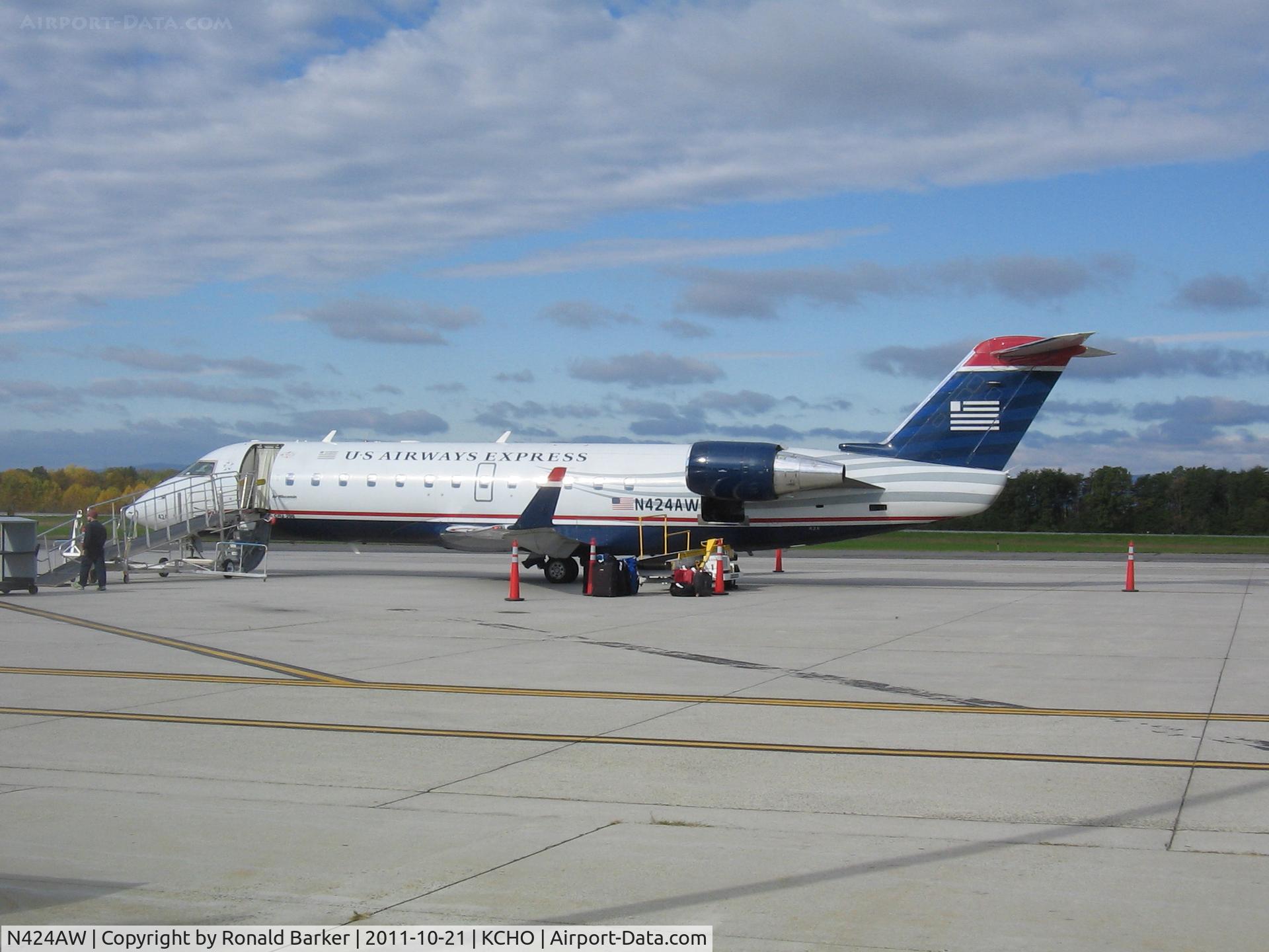 N424AW, 2002 Bombardier CRJ-200LR (CL-600-2B19) C/N 7656, CHO, VA
