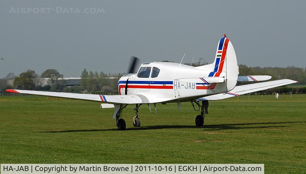 HA-JAB, 1978 Yakovlev Yak-18T C/N 2220202-3842, SHOT AT HEADCORN