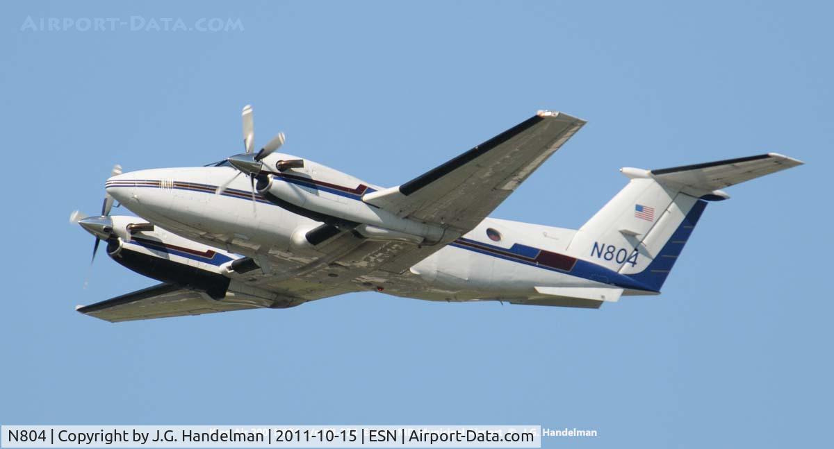 N804, 1980 Beech 200 C/N BB-724, Take off at Easton MD