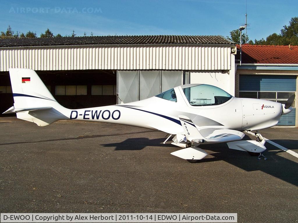 D-EWOO, Aquila A210 (AT01) C/N AT01-208, [Kodak Z812IS]