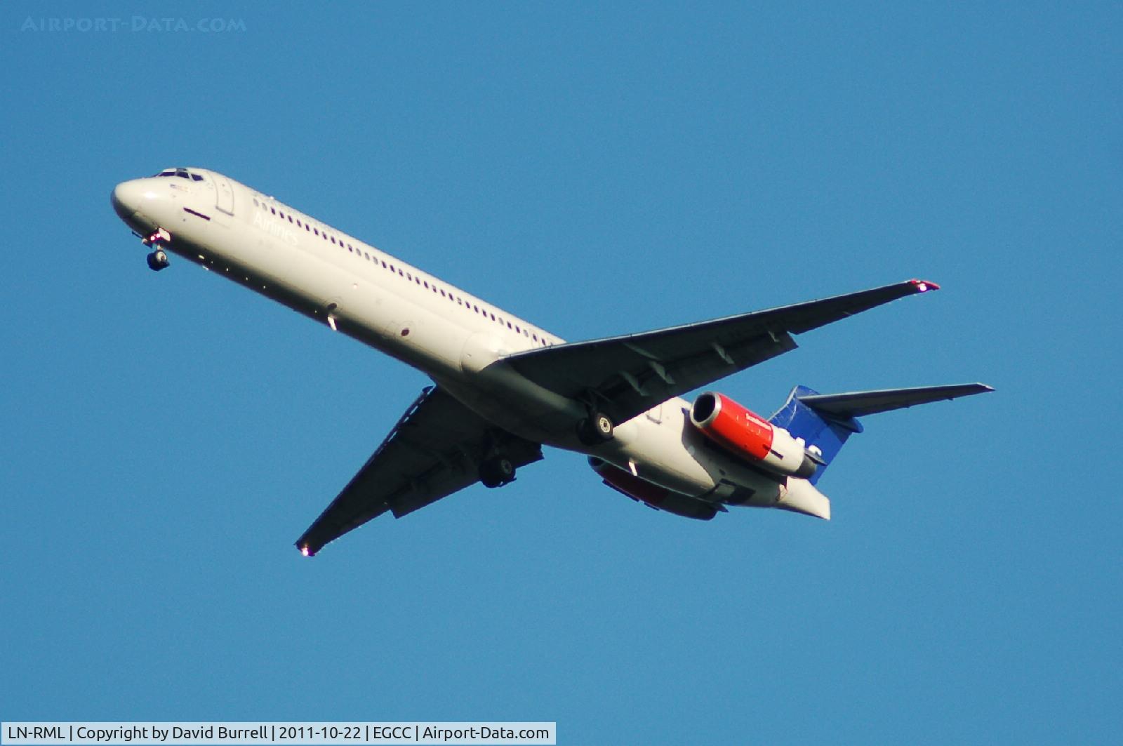 LN-RML, 1991 McDonnell Douglas MD-82 (DC-9-82) C/N 53002, SAS McDonnell Douglas MD-82 on approach Manchester Airport.