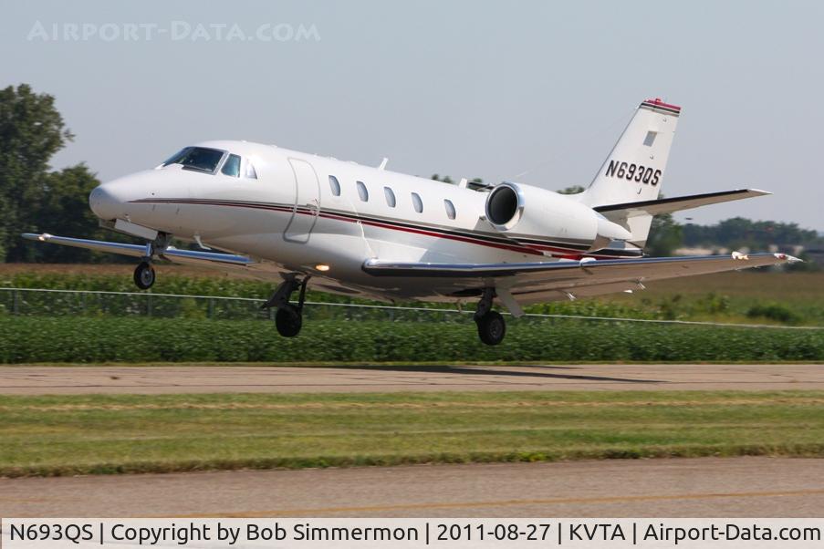 N693QS, 2006 Cessna 560XLS Citation Excel C/N 560-5657, Departing Newark, Ohio