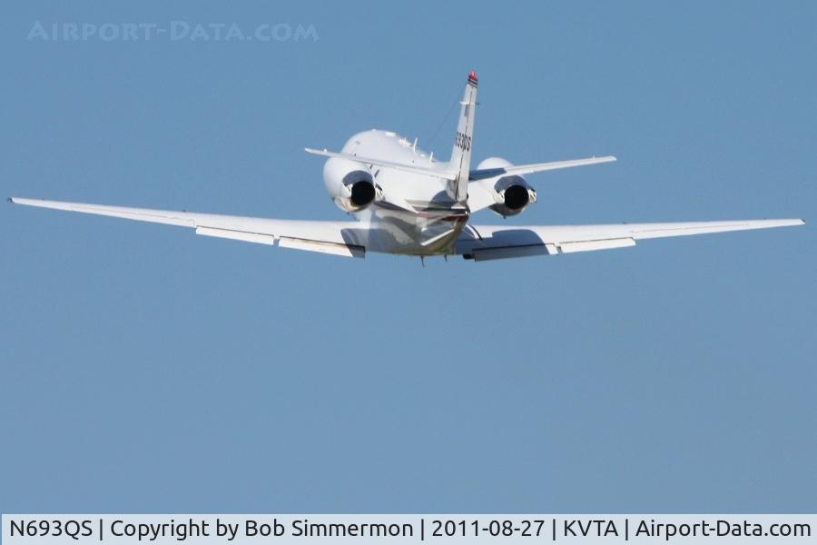 N693QS, 2006 Cessna 560XLS Citation Excel C/N 560-5657, Departing Newark, Ohio