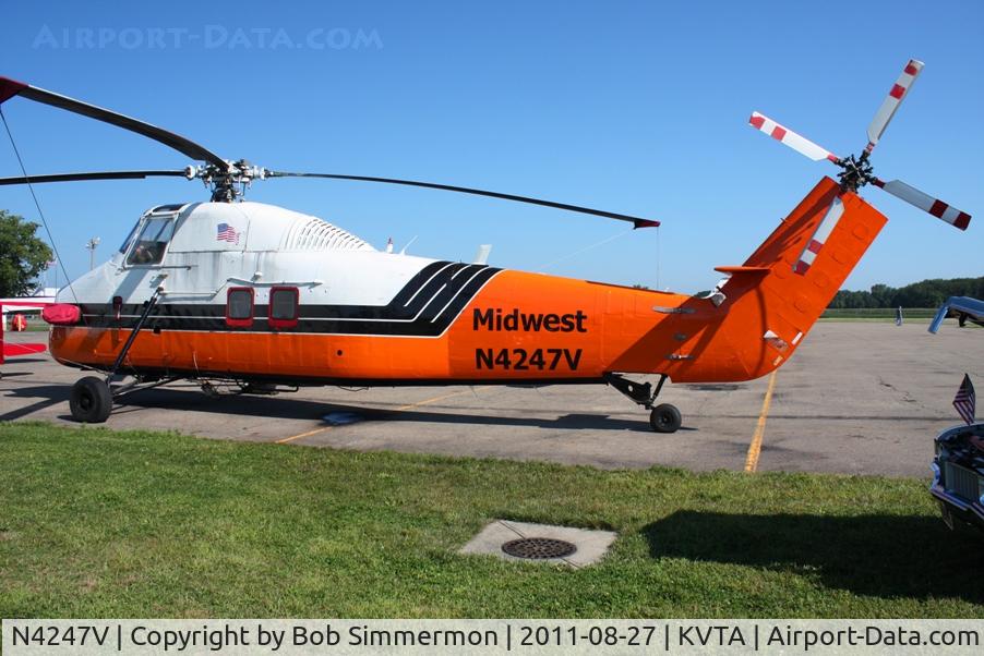 N4247V, Sikorsky S-58JT C/N 58-1547, On the ramp at Newark, Ohio