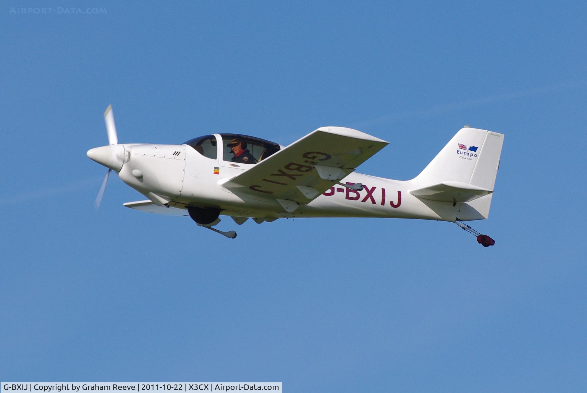 G-BXIJ, 1997 Europa Monowheel C/N PFA 247-12698, Departing from Northrepps.