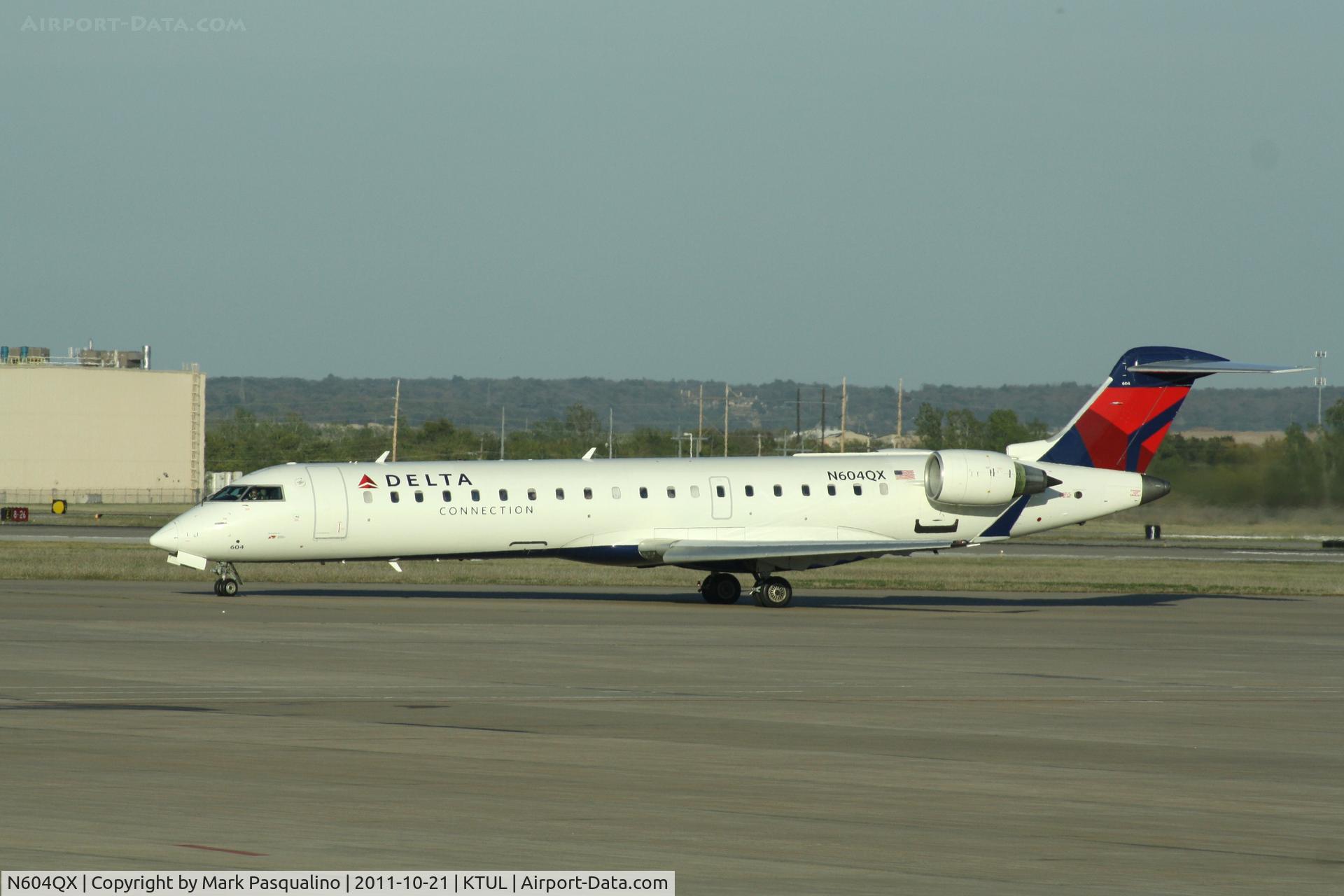 N604QX, 2001 Bombardier CRJ-701 (CL-600-2C10) C/N 10019, CL-600-2C10
