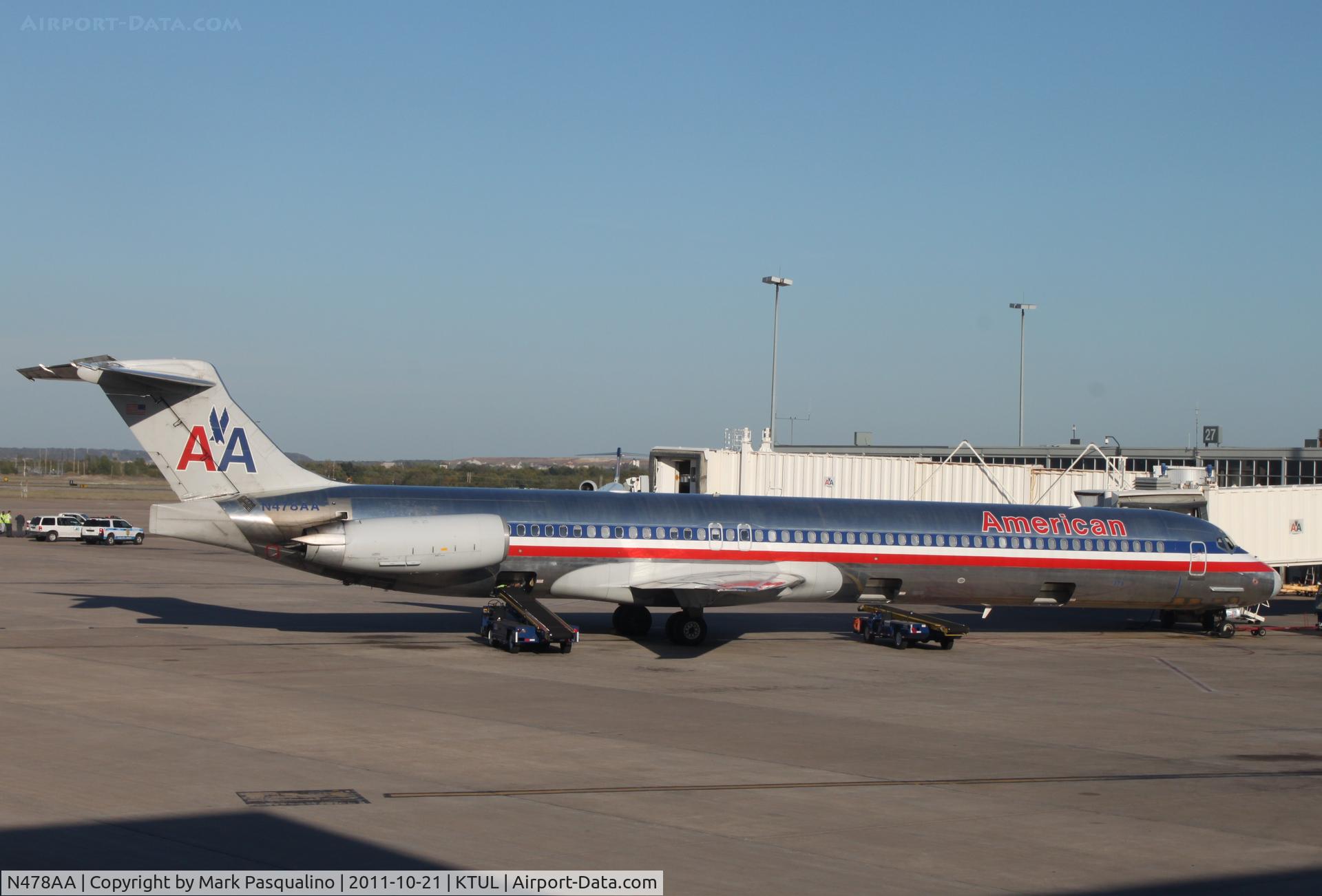 N478AA, 1988 McDonnell Douglas MD-82 (DC-9-82) C/N 49653, MD-82