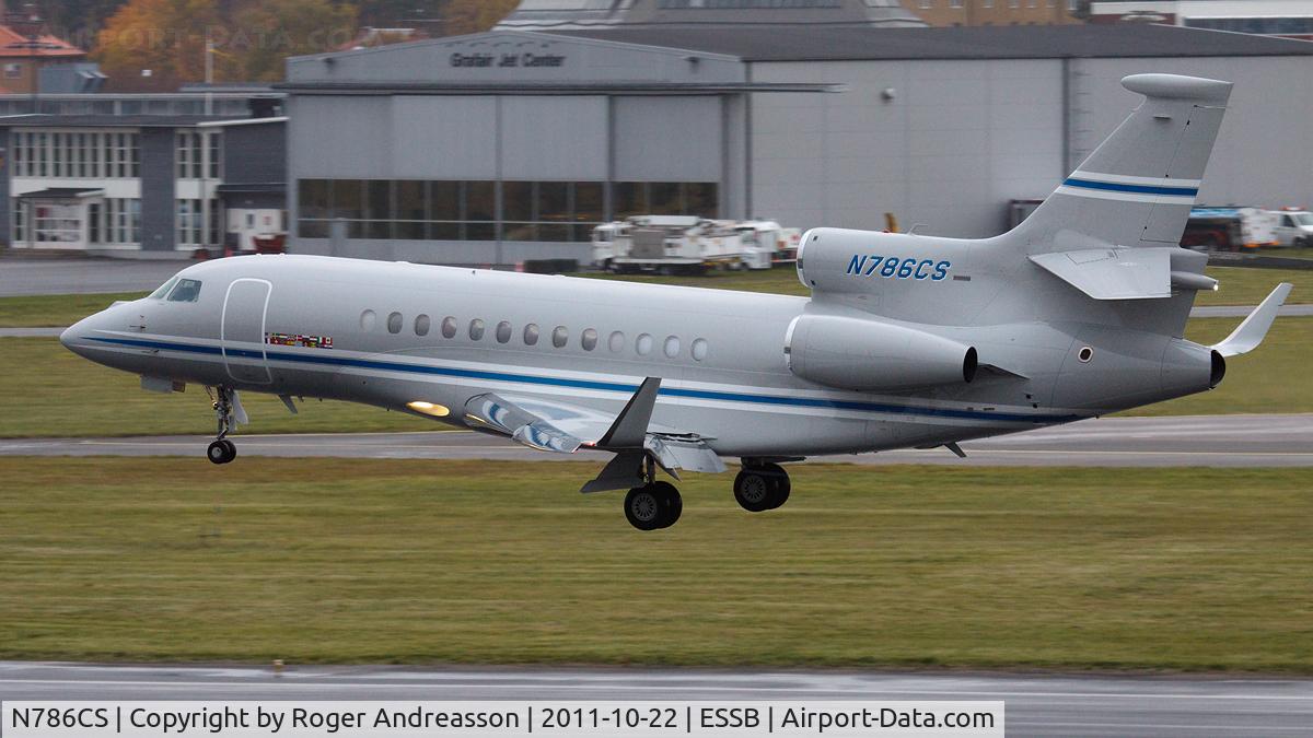 N786CS, 2008 Dassault Falcon 7X C/N 31, Arriving after a 9 hour flight from Boeing field