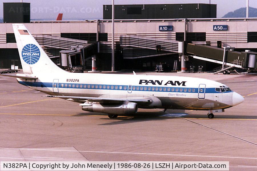 N382PA, 1968 Boeing 737-214 C/N 19921, Taxiing in