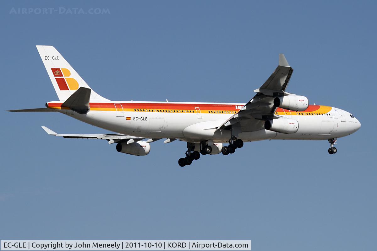EC-GLE, 1996 Airbus A340-313 C/N 146, Short final for 10.
