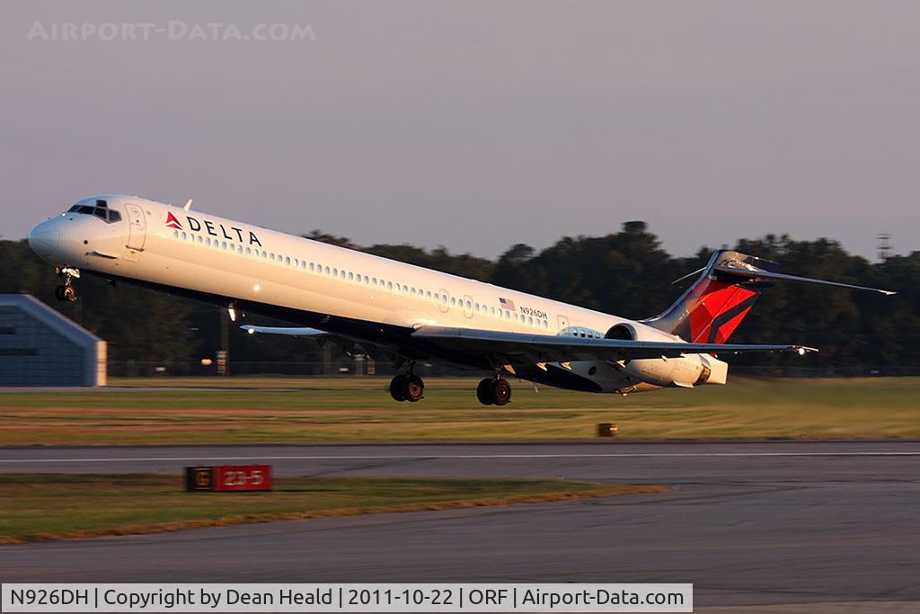 N926DH, 1998 McDonnell Douglas MD-90-30 C/N 53588, Delta Air Lines N926DH (FLT DAL2148) departing RWY 5 en route to Hartsfield-Jackson Atlanta Int'l (KATL). This aircraft was formerly with China Eastern Airlines thru May 2010. It has been in service with Delta since July 2011.