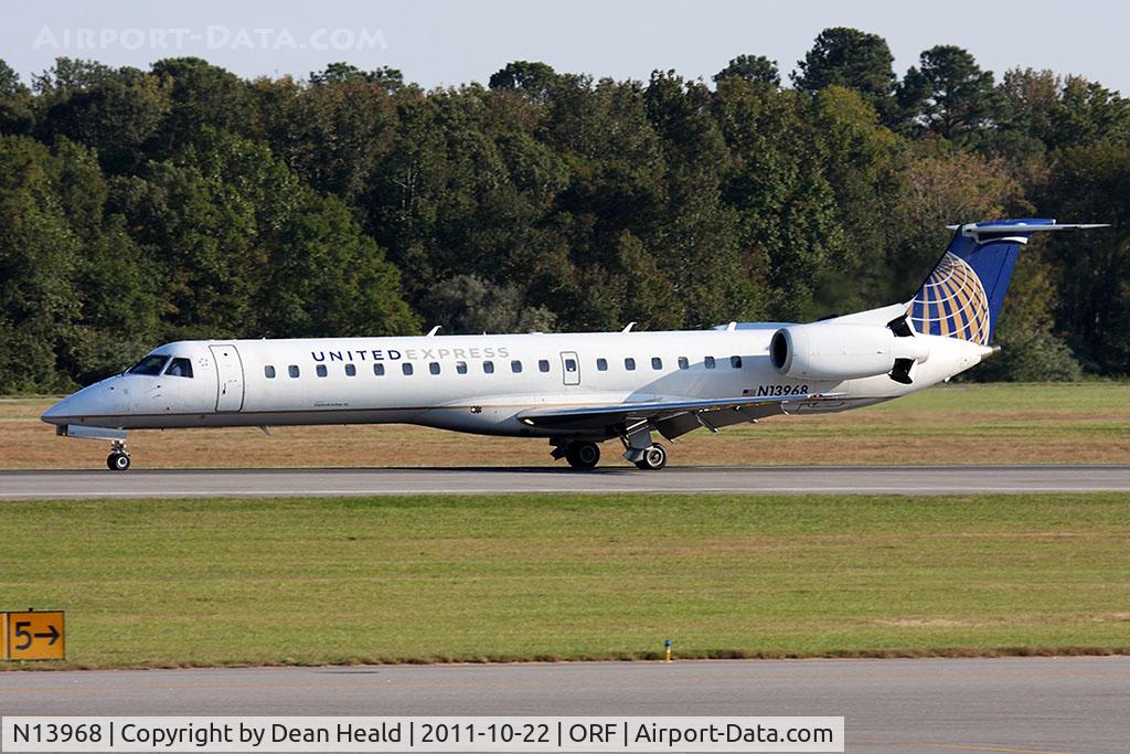 N13968, 1999 Embraer ERJ-145LR (EMB-145LR) C/N 145138, United Express (Express Jet Airlines) N13968 (FLT BTA5995) from Chicago O'Hare Int'l (KORD) rolling out on RWY 5.