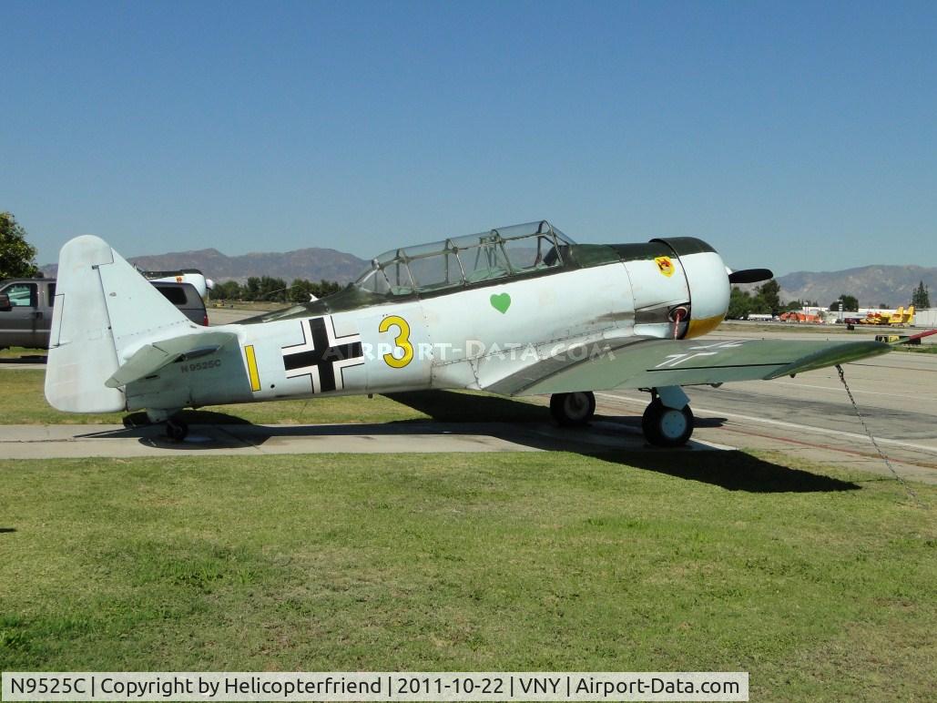 N9525C, North American AT-6C Texan C/N 88-12407, Parked at Condor Squadron