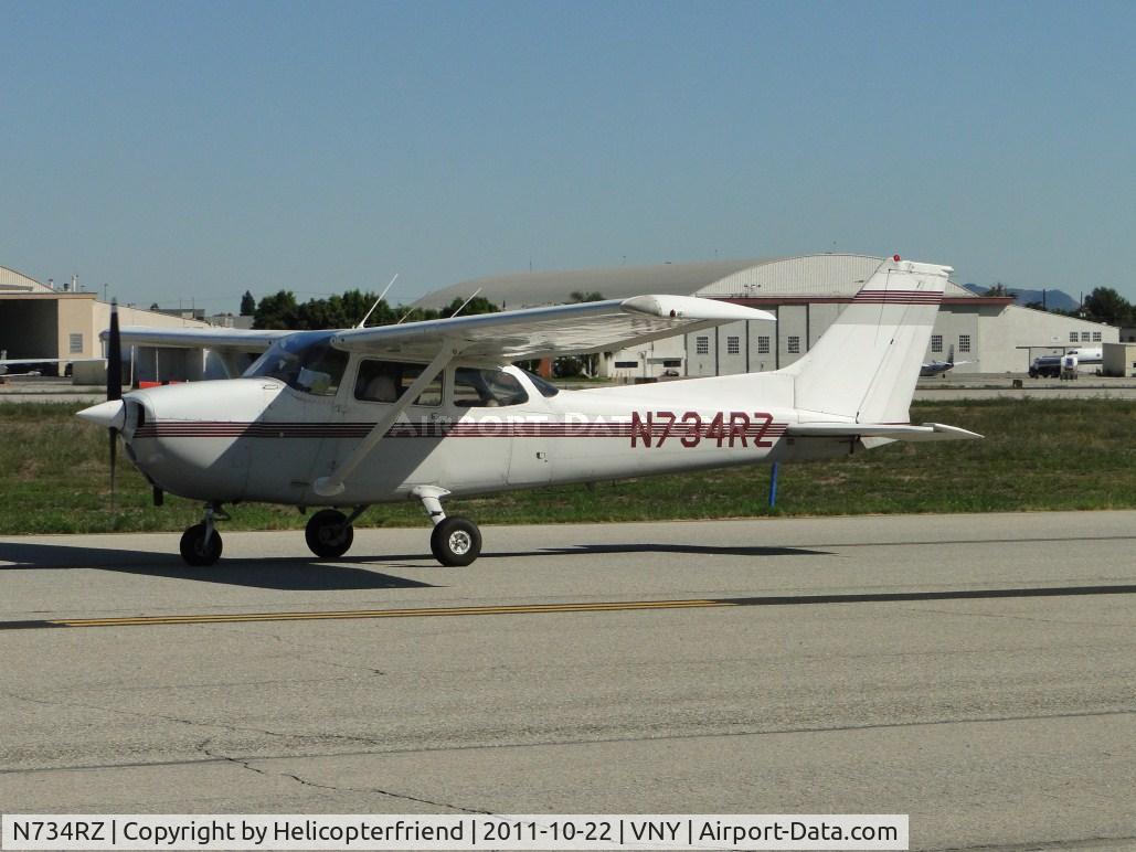 N734RZ, 1977 Cessna 172N C/N 17269067, Taxiing to runway 16