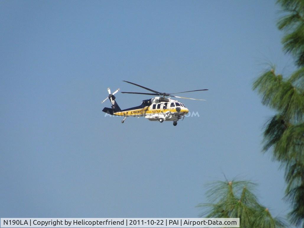 N190LA, Sikorsky S-70A Firehawk C/N 702479, Assisting with the 