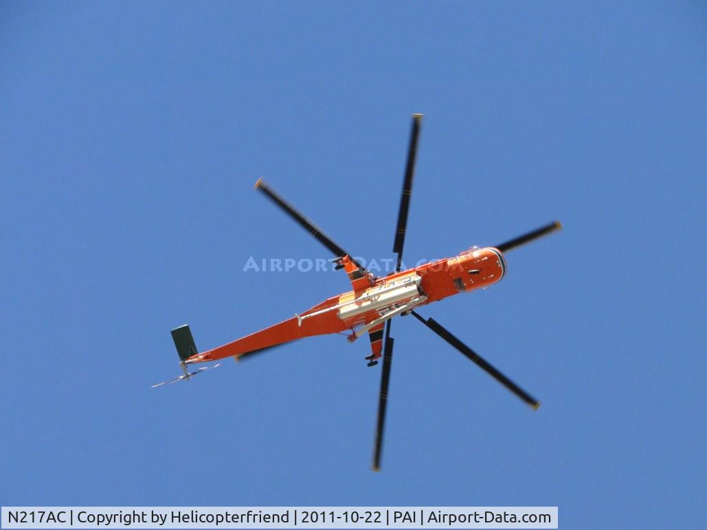 N217AC, 1968 Sikorsky CH-54A Tarhe C/N 64064, Crossing overhead getting ready to dump water