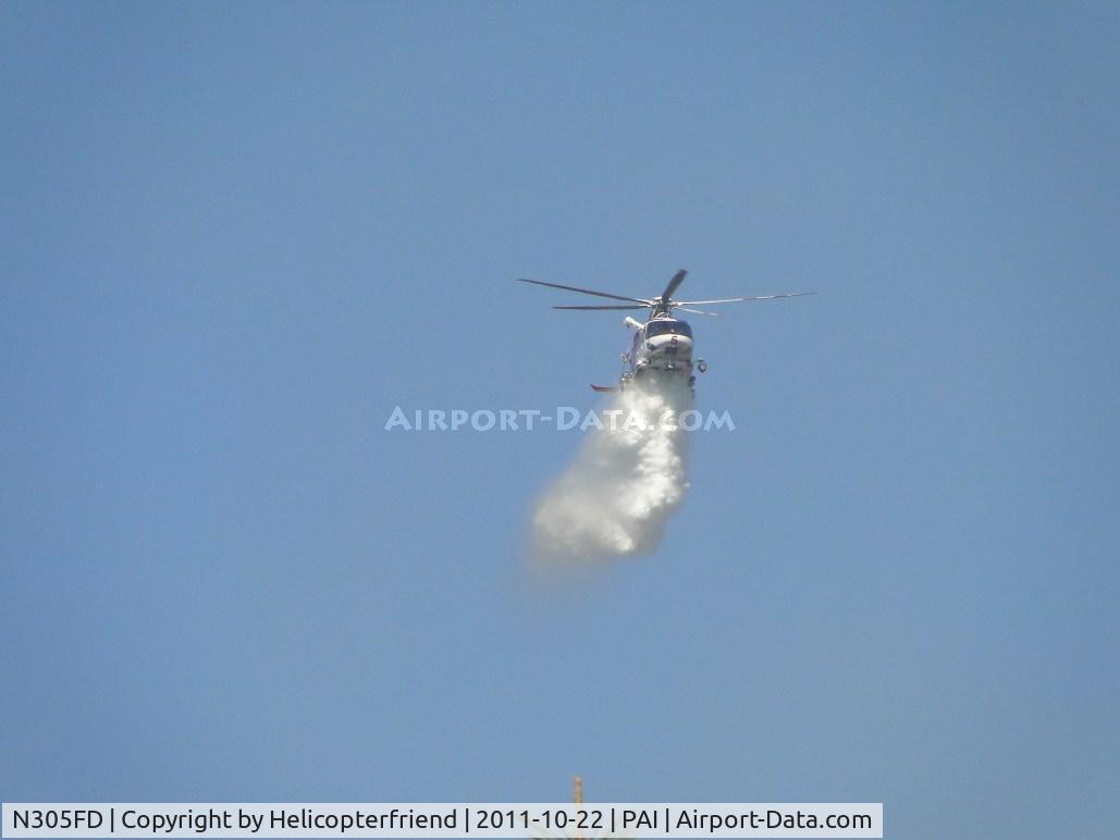 N305FD, 2008 AgustaWestland AW-139 C/N 41009, Start of the water drop