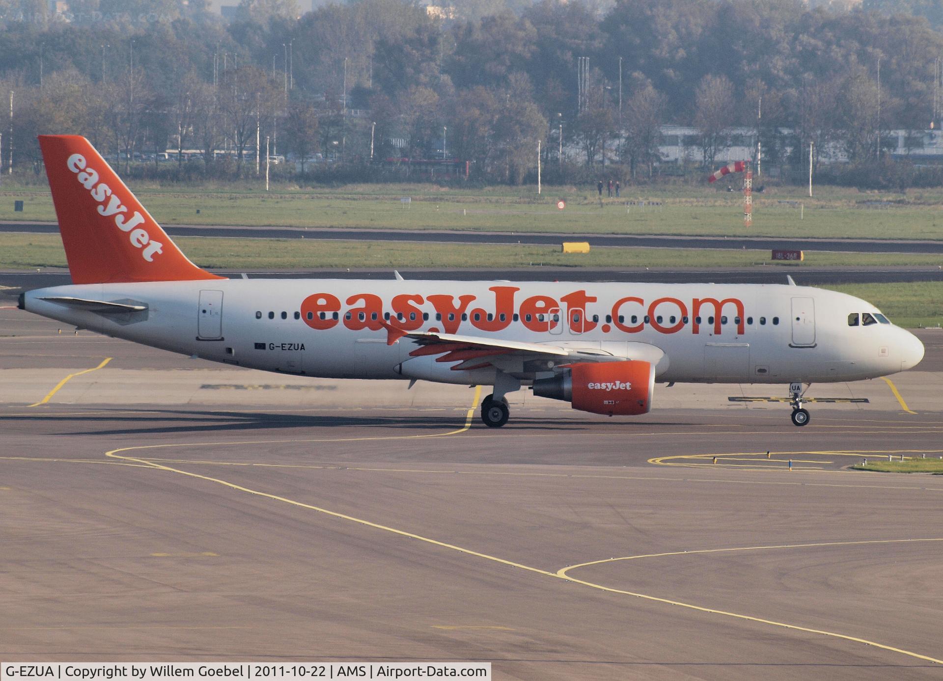 G-EZUA, 2011 Airbus A320-214 C/N 4588, Taxi to the runway of Schiphol Airport