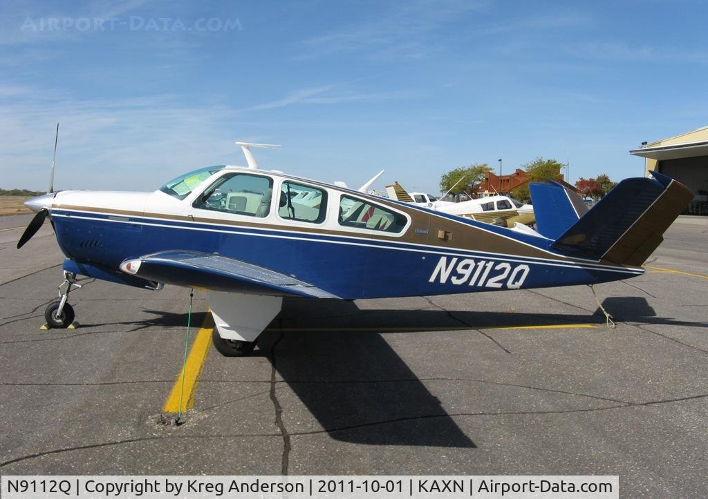 N9112Q, 1971 Beech V35B Bonanza C/N D-9223, Beech V35B Bonanza on the line.