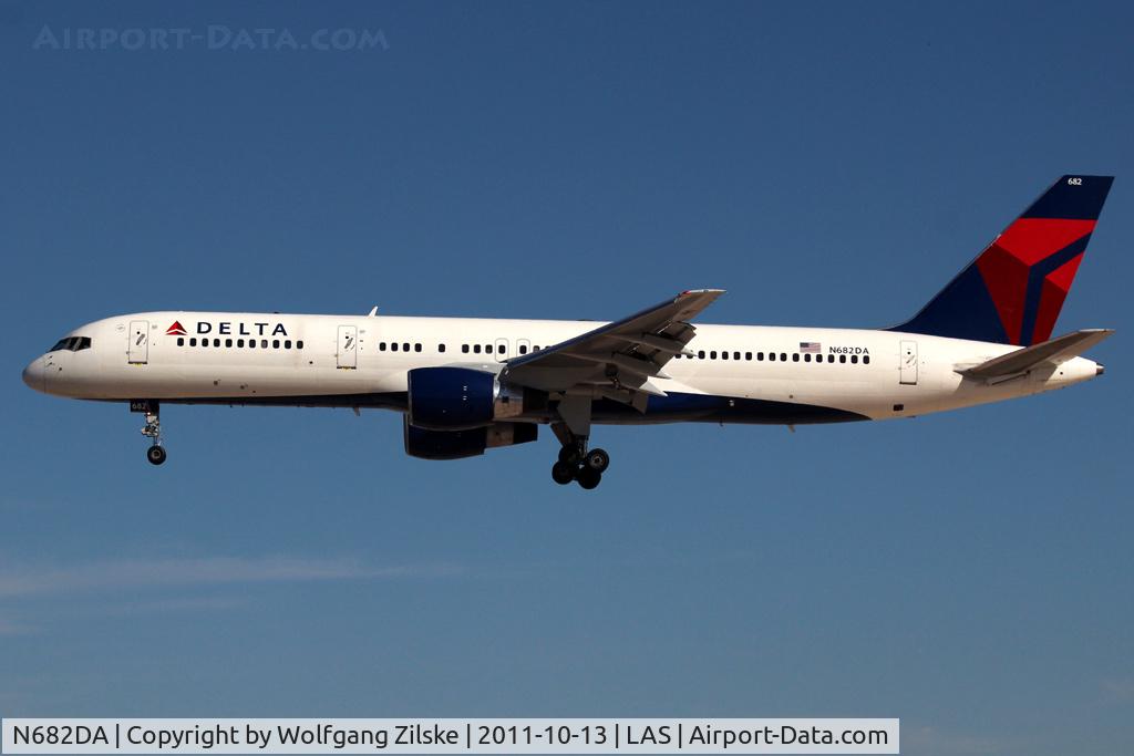 N682DA, 1993 Boeing 757-232 C/N 26958, visitor