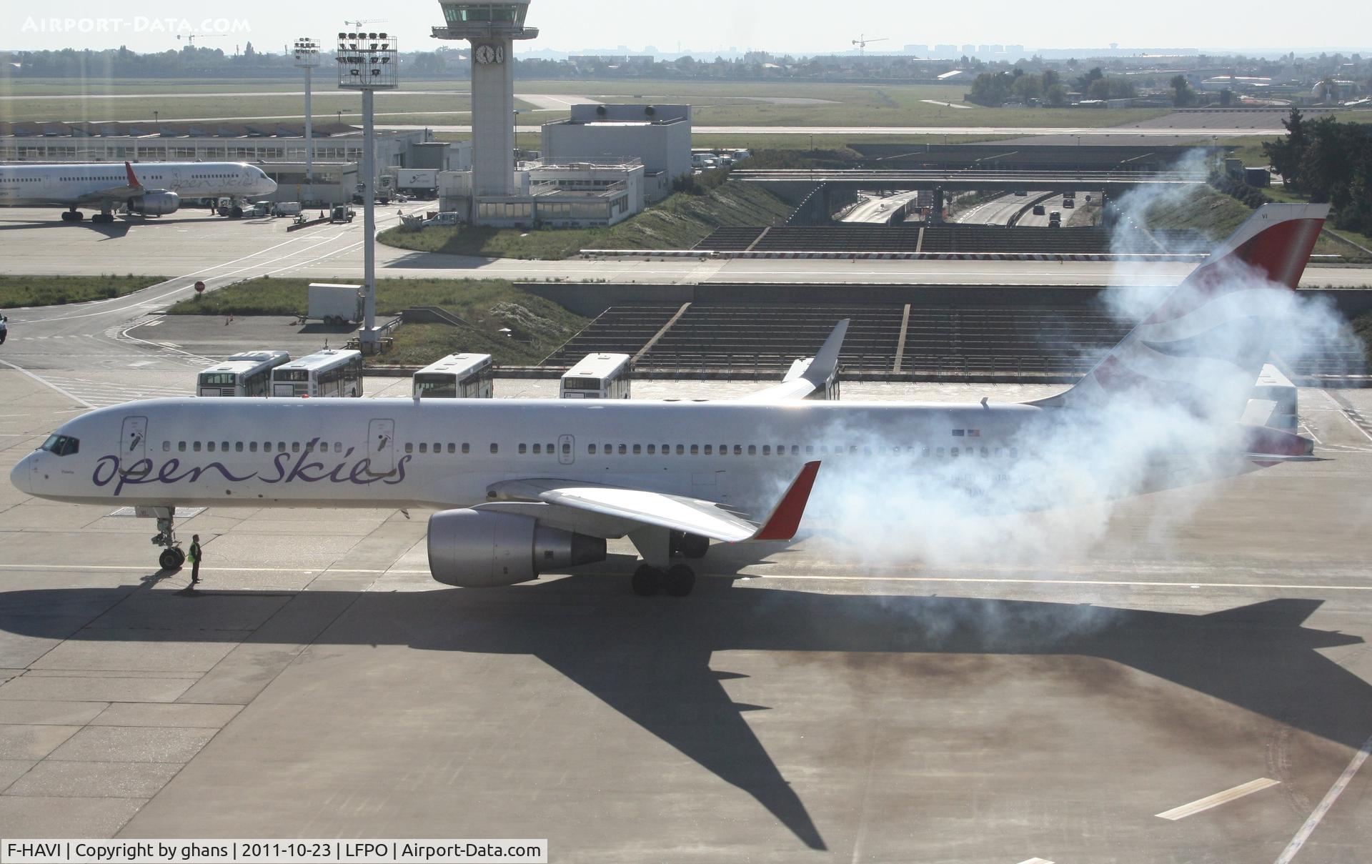 F-HAVI, 1990 Boeing 757-26D C/N 24473, Open Skies - Enginestart