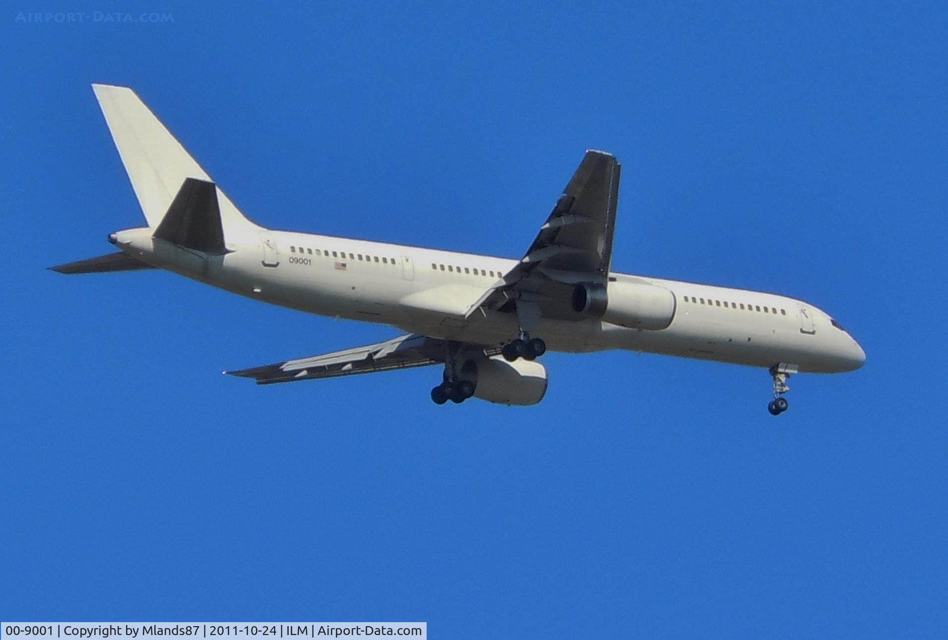 00-9001, 1994 Boeing C-32B (757-23A) C/N 25494, Part of the USAF 150th SOS (Special Operations Squadron)
