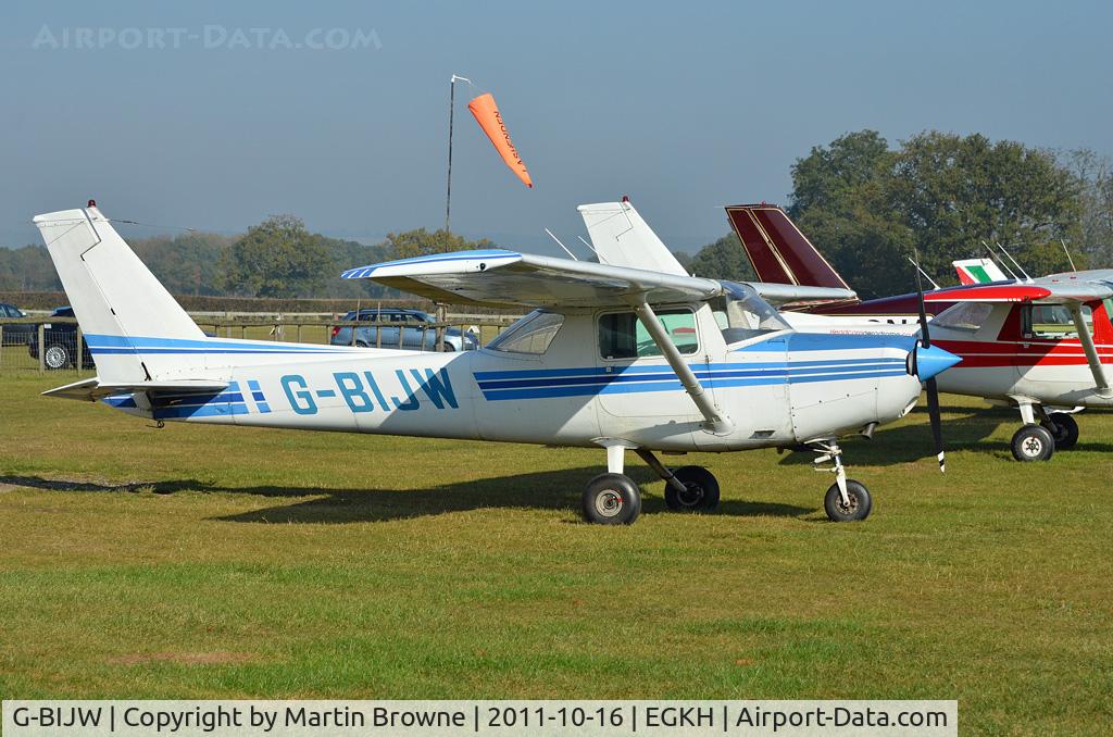 G-BIJW, 1981 Reims F152 C/N 1820, shot at headcorn