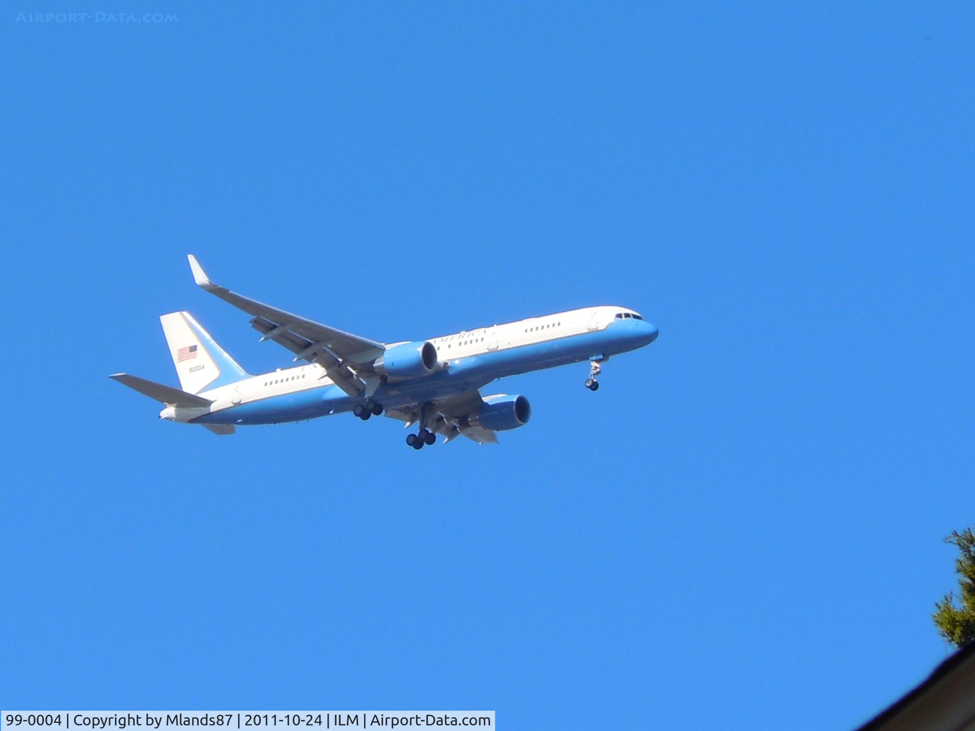 99-0004, 1999 Boeing VC-32A (757-2GA) C/N 29028, VP AF2 flying over my house