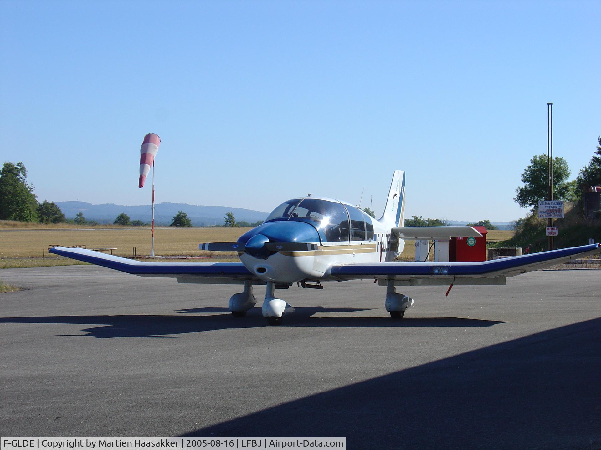 F-GLDE, Robin DR-400-140B Major C/N 2075, Picture taken aug 2005 before flight above Saint-Junien