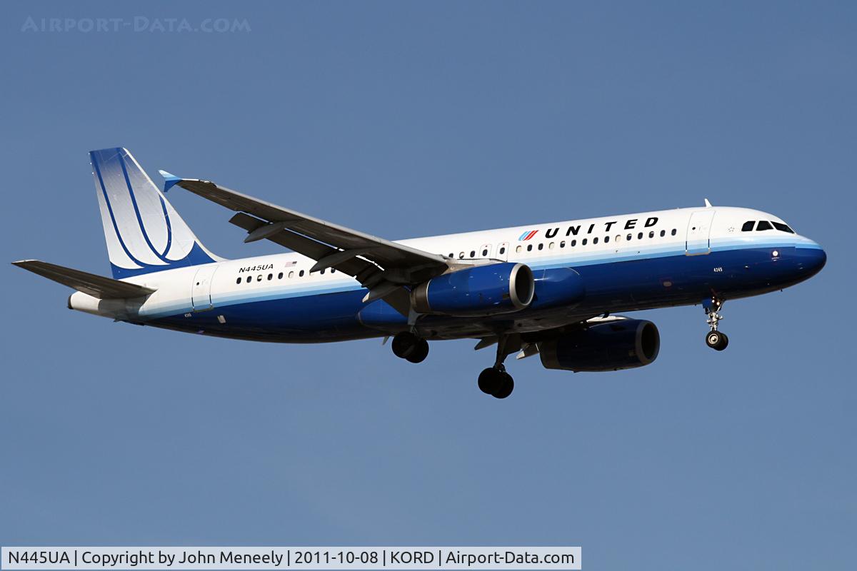N445UA, 1998 Airbus A320-232 C/N 826, United A320 on short final for 14R