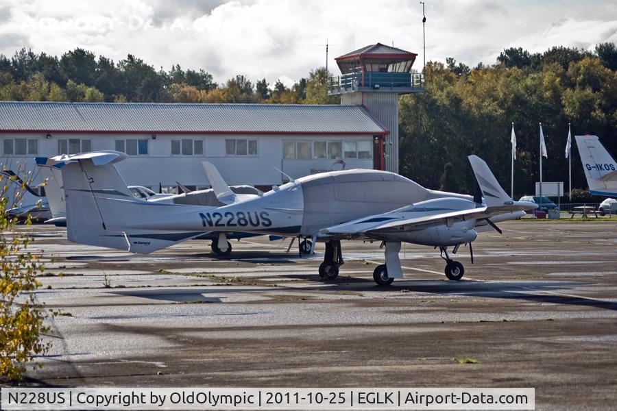 N228US, 2008 Diamond DA-42 Twin Star C/N 42.347, EGLK 25OCT11